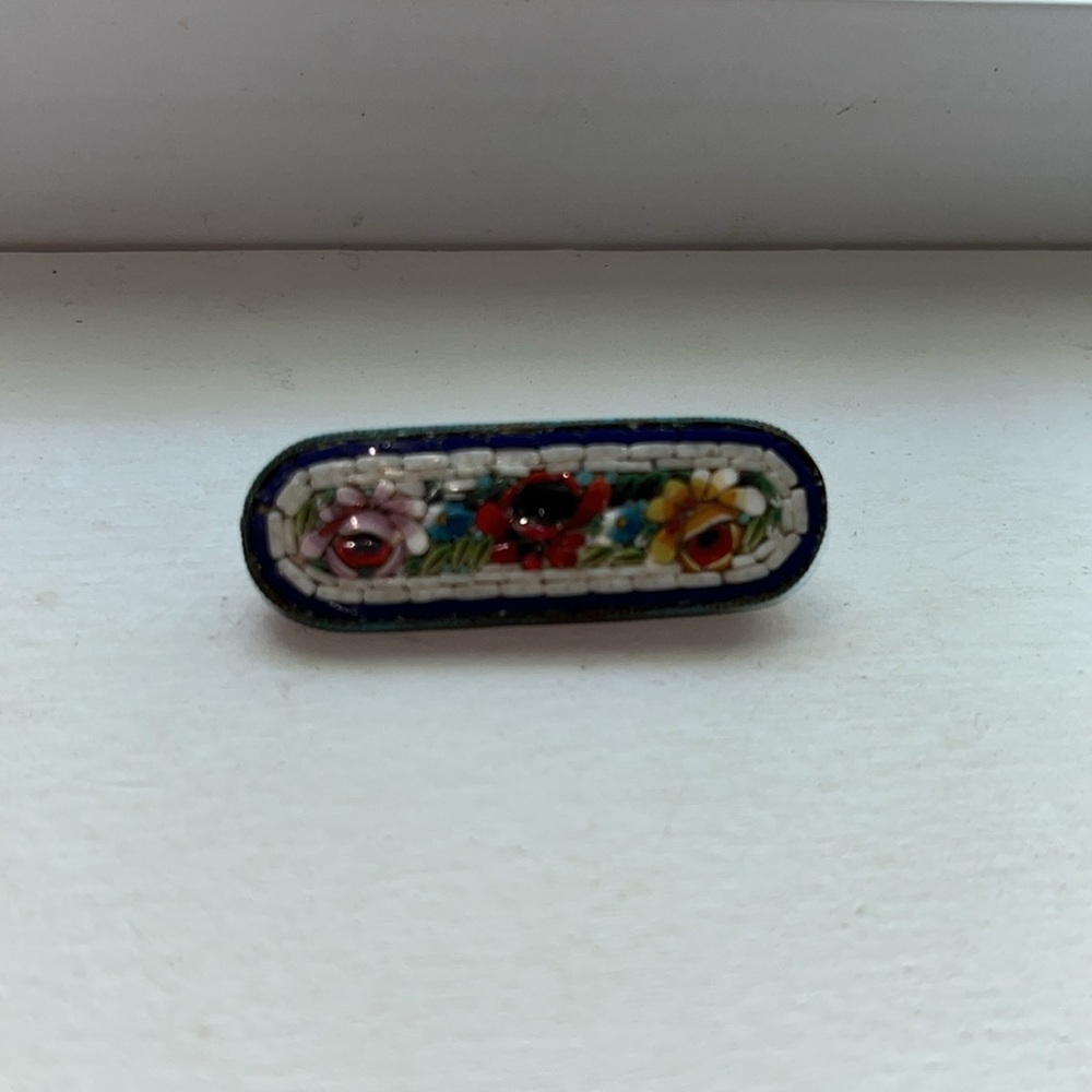 2 Vintage Italian micro mosaic pins - Picture 2 of 4